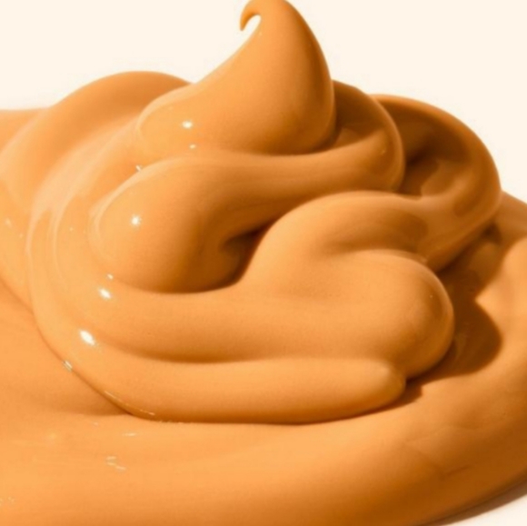 LIVE TINTED HUEGUARD 3-IN-1 MINERAL SUNSCREEN, MOISTURIZER, AND PRIMER SPF 30 - Picture 2 of 8